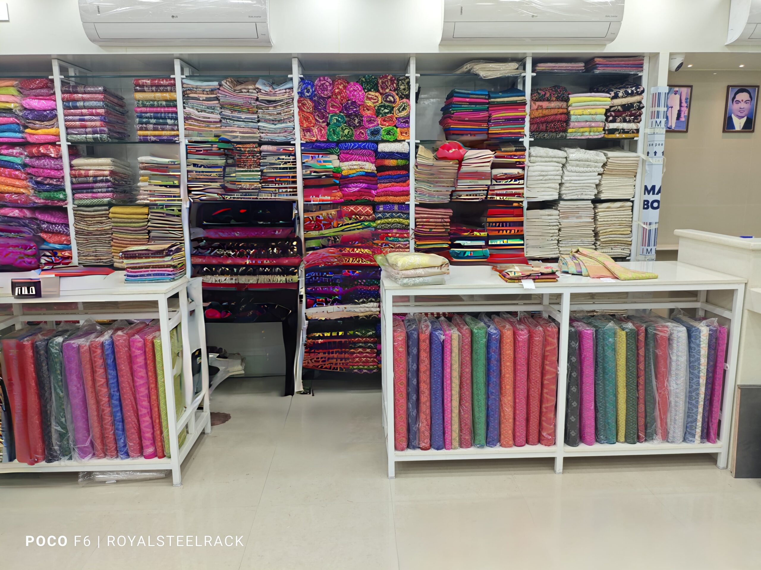 Display Cloth Storage Racks