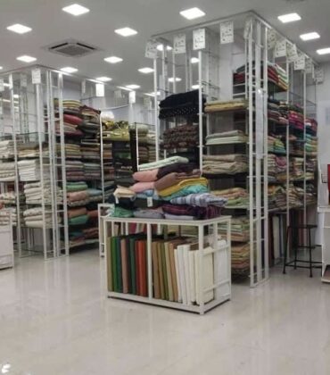 Display Cloth Storage Racks - Image 13