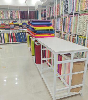 Display Cloth Storage Racks - Image 12