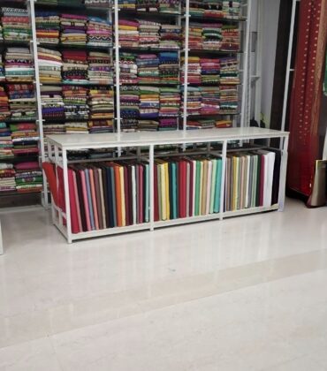 Display Cloth Storage Racks - Image 11